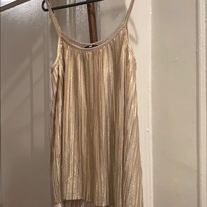 Woman’s H&M gold top
